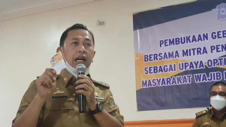 UPTD Samsat Kalianda Berikan  Hadiah Untuk Masyarakat Yang Taat Bayar Pajak