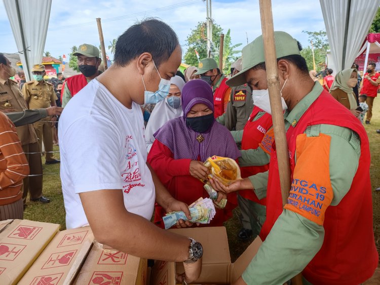 Warga Serbu Pasar Murah Yang Digelar Pemkot Bandarlampung