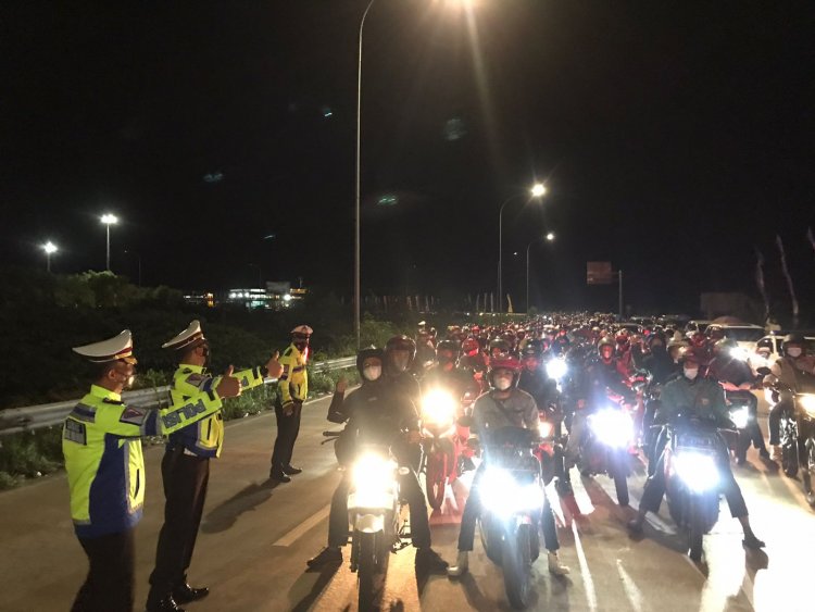 Ditlantas Polda Lampung Terjunkan Tim Pengawalan Arus Mudik dan Balik