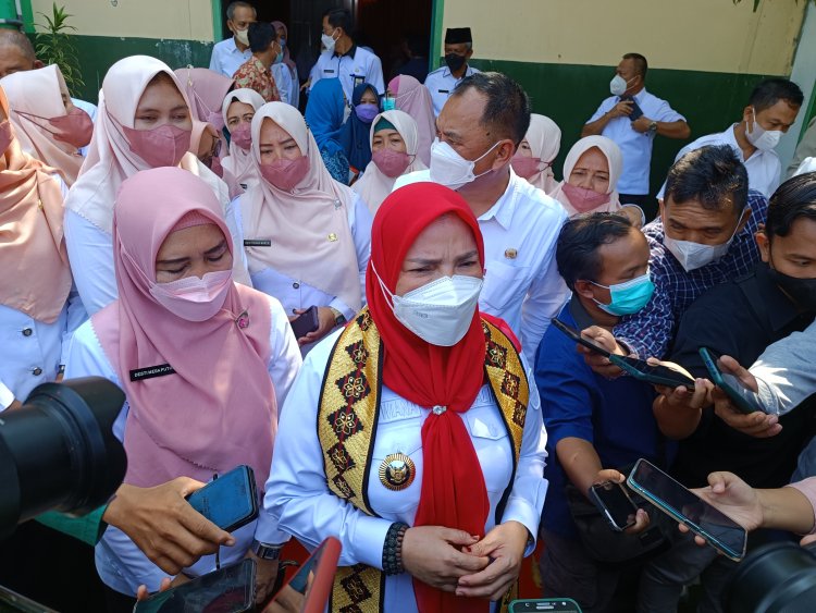 Walikota Eva Dwiana Izinkan Tak Pakai Masker di Luar Ruangan