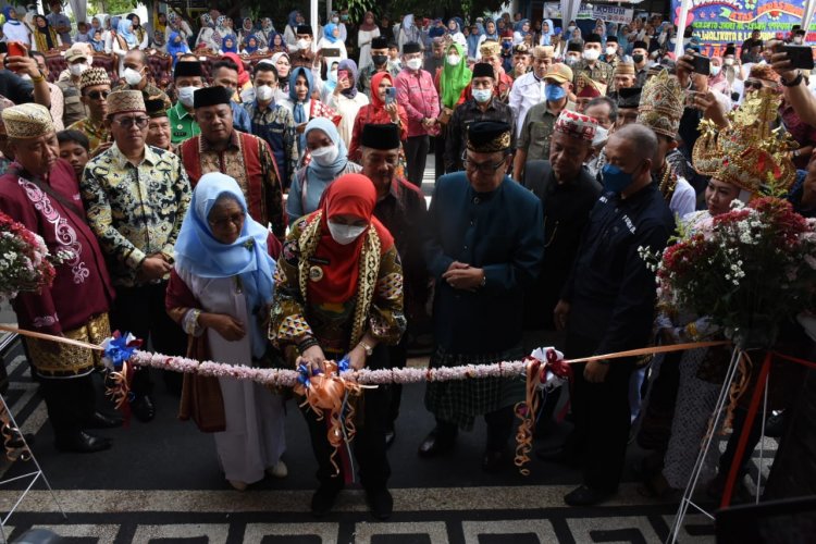 Eva Dwiana Resmikan Masjid Jami' Al Ishlah Tiyuh