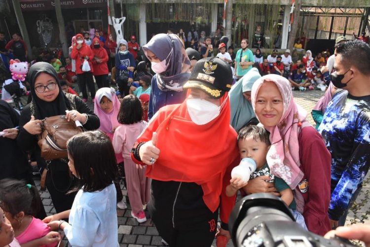 Ribuan Orang Ikuti Jalan Sehat di Taman UMKM Bung Karno