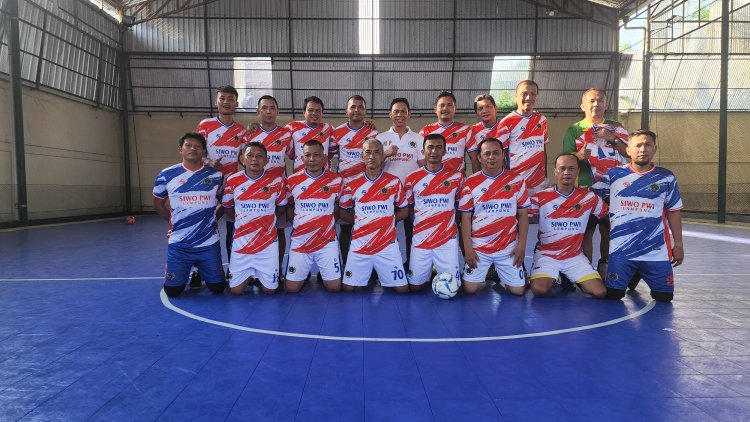 Kasat Lantas Lamteng Suport Tim Futsal Porwanas PWI Lampung