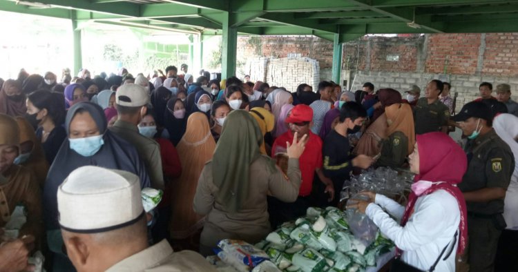 Warga Bandarlampung Sambut Antusias Bazar Pasar Murah