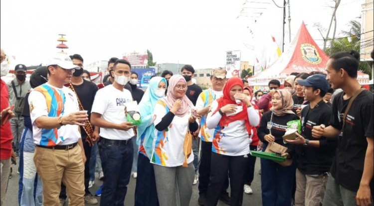 Car Free Day, Walikota Bandarlampung Seruput Teh Gunung Dempo