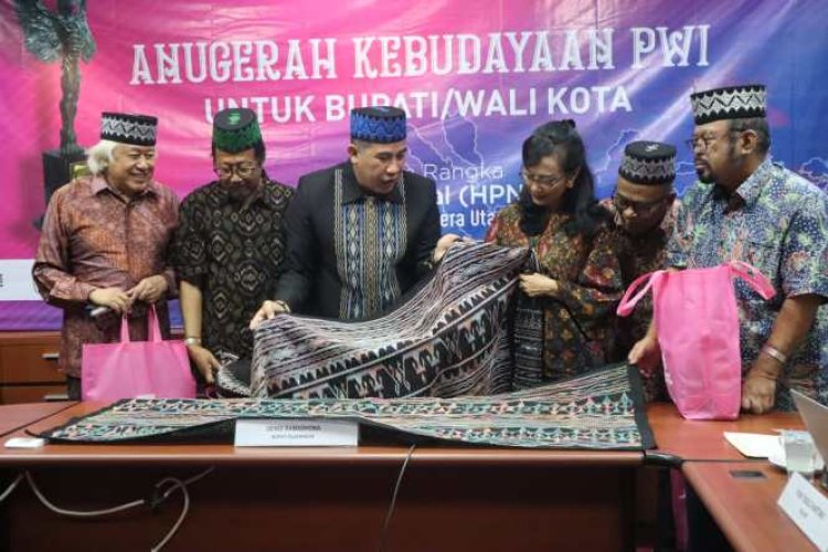 Sulam Jelujur Antarkan Bupati Pesawaran Raih 10 Besar Nominasi AK PWI Pusat Tahun 2023