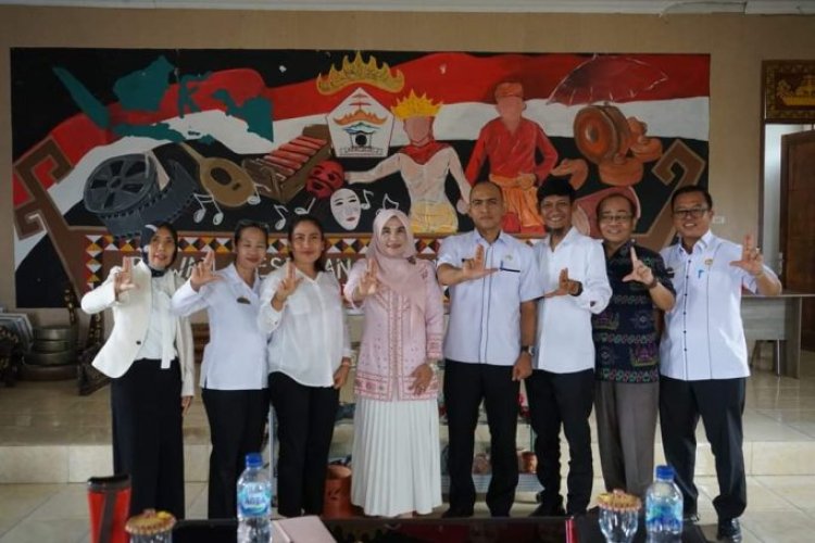 Winarni Nanang Ermanto Audiensi Dengan Dewan Kesenian Kecamatan Way Panji,