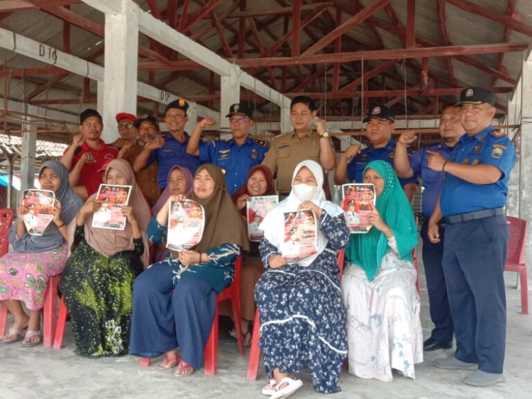 Jadi Wakil Pemkab Lamsel, Dinas Damkar Berikan Pembinaan ke Masyarakat Desa Bumidaya