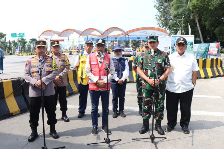 Gubernur Lampung Bersama Menhub, Kapolri dan Panglima TNI Pantau Arus Mudik 