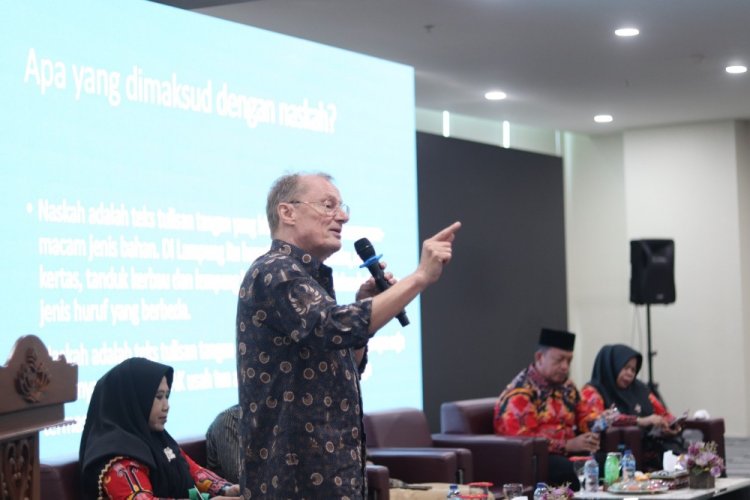 Visiting Lecture Fakultas Adab, Hadirkan Ahli Naskah Nusantara dari Leiden Belanda