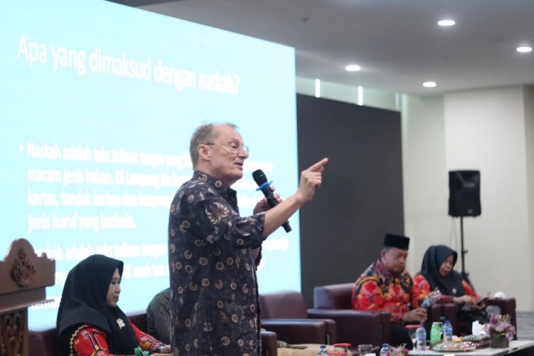 Visiting Lecture Fakultas Adab, Hadirkan Ahli Naskah Nusantara dari Leiden Belanda 