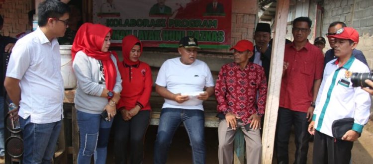 Bupati Lamsel Bersama Baznas Serahkan Bantuan RTLH Kepada Masyarakat Jati Agung