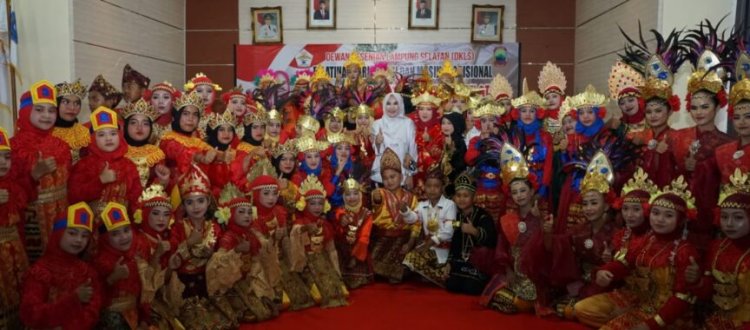 Ketum DKLS Bunda Winarni Hadiri Pelatihan dan Lomba Tari Kreasi Tingkat Kabupaten Lamsel