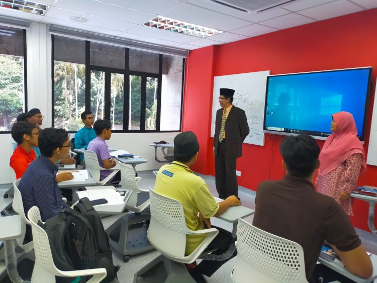 Rektor UIN RIL Lakukan Visiting Lecture di Kampus Besar Malaysia