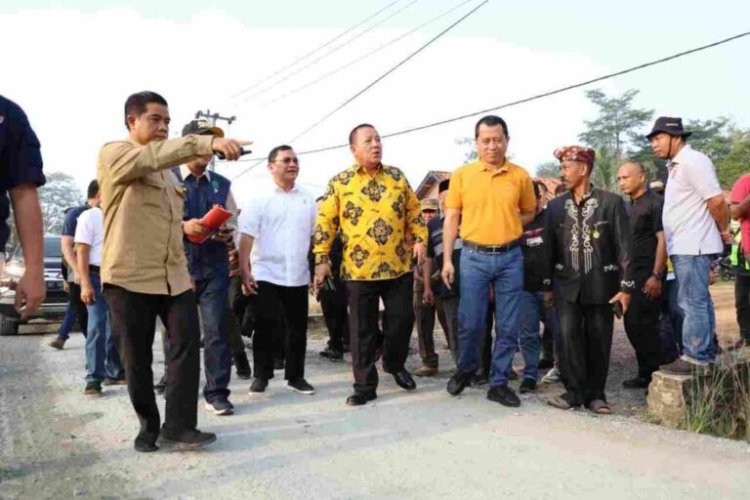 Gubernur Tinjau Kemajuan Pengerjaan Rehabilitasi Jalan Provinsi di Tubaba dan Way Kanan