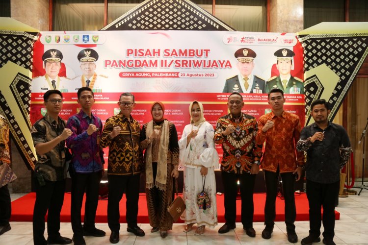 Sekdaprov Hadiri Serah Terima Jabatan Pangdam II Sriwijaya 