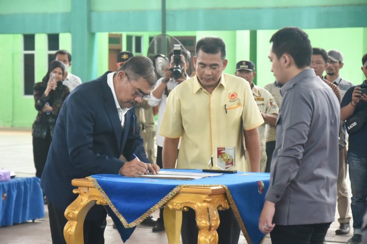 Brigjen TNI Purn Amalsyah Tarmizi Lantik Ketua KONI Lampura Terpilih