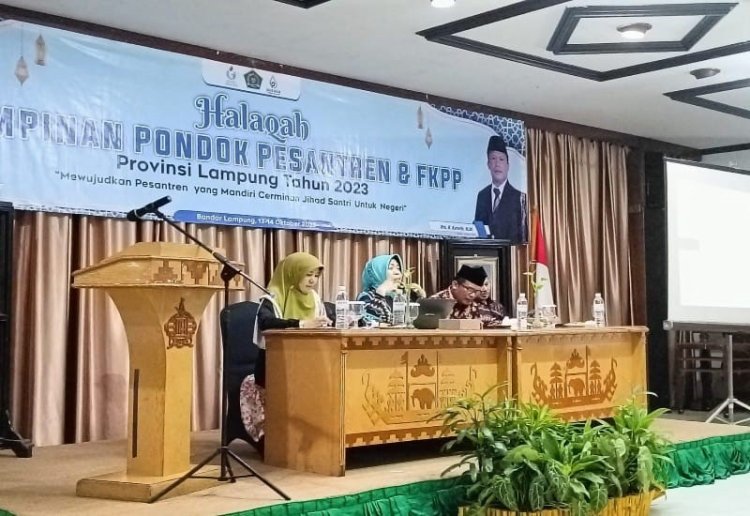 Dekan FTK UIN Raden Intan Lampung Sampaikan Materi Urgensi Anti Perundungan