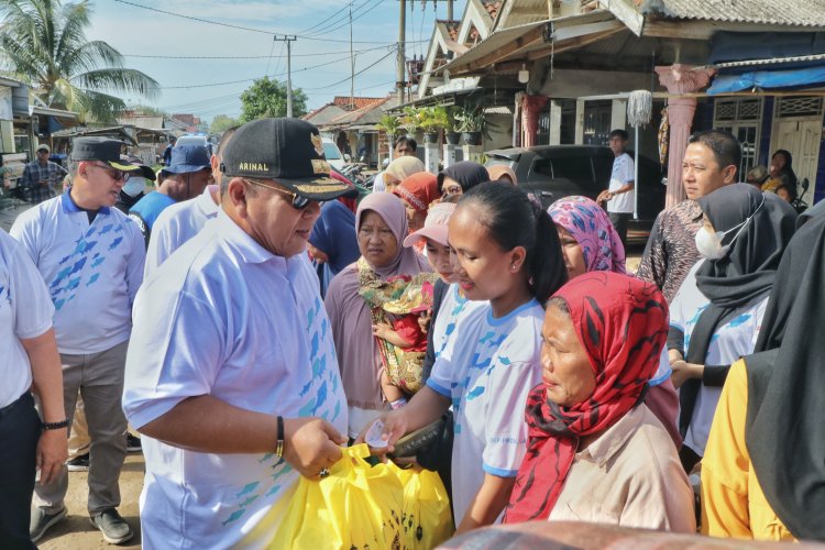 Gubernur Arinal Djunaidi Serahkan Bantuan Sosial Bagi Warga Desa Margasari Kecamatan Labuhan Maringgai