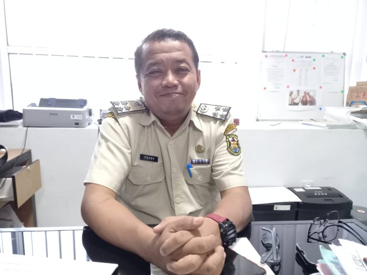 BPPRD Kota Bandar Lampung Tempel Stiker 7 Tempat Usaha Penunggak Pajak