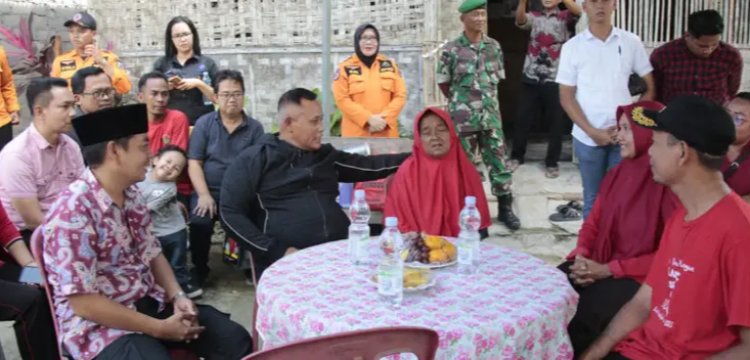 Terharu, Saidah Warga Desa Sidoasih Terima Bantuan Bedah Rumah Dari Bupati Lampung Selatan H. Nanang Ermanto