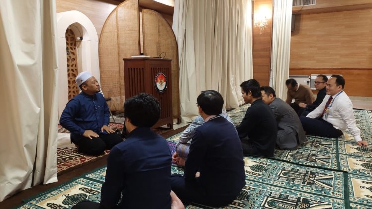 Dr Ikhwani Lakukan Syiar Ramadhan di Paris