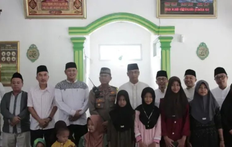 Safari Ramadan di Kecamatan Tanjung Sari, Pemkab Lampung Selatan Bagikan 104 Sembako Untuk Anak Yatim Piatu