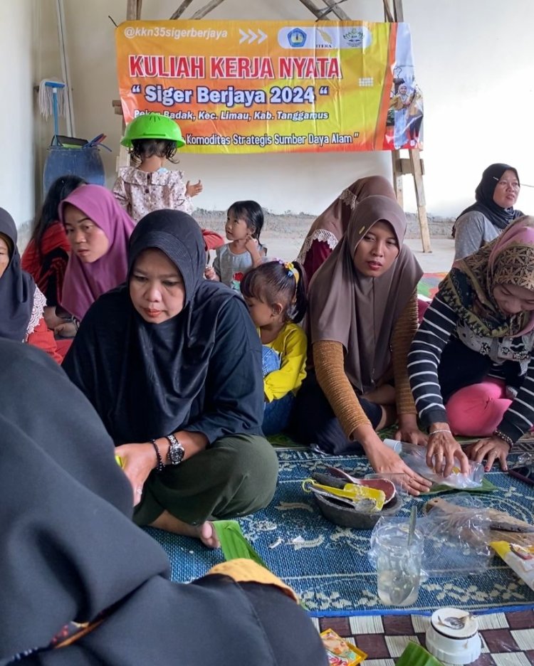 Mahasiswa KKN Siger Berjaya Inisiasikan Keripik Kulit Kakao dan Nugget Ikan di Pekon Badak