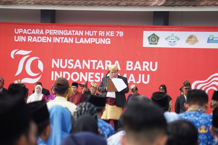 Berbalut Pakaian Adat, Upacara Bendera HUT RI ke-79 Berlangsung Khidmat