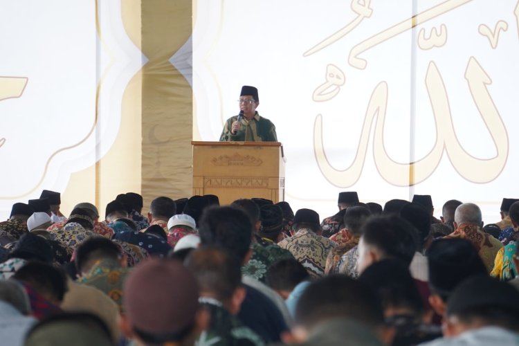 Rektor Jadi Khatib Perdana di Kota Baru, Sampaikan Empat Amalan Sunnah di Bulan Rabiul Awal