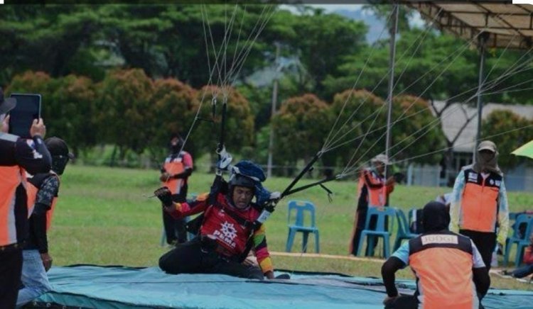 Atlet Terjun Payung Beregu Putri Lampung Raih Emas di PON XXI