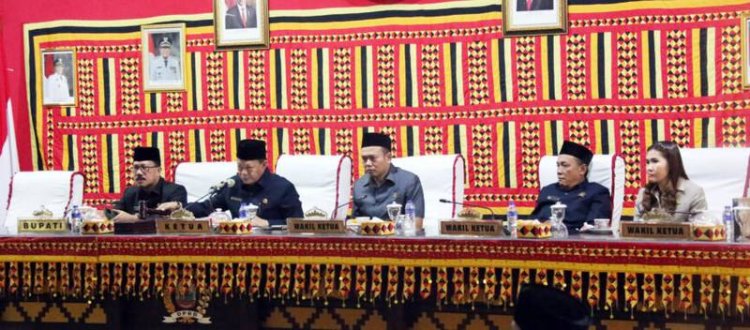 Pemkab Lamsel Sampaikan Rancangan KUA PPAS Tahun 2024 Kepada DPRD