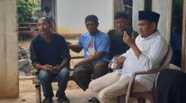 Regional Head PTPN I Regional 7, Tuhu Bangun, SEVP OP.  Wiyoso dan para manajer srrta kepala bagian berdisuki dgn masyarakat (okupan) lahan 75 kebun Rejosari, Natar, Lampung Selatan.