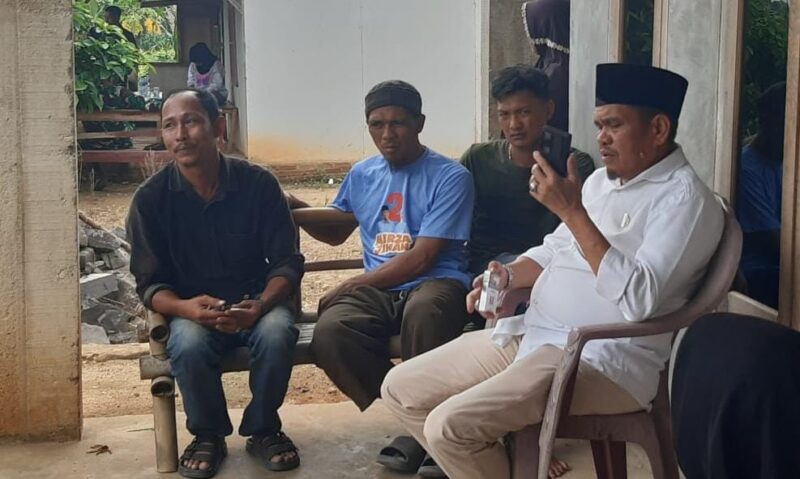 Regional Head PTPN I Regional 7, Tuhu Bangun, SEVP OP.  Wiyoso dan para manajer srrta kepala bagian berdisuki dgn masyarakat (okupan) lahan 75 kebun Rejosari, Natar, Lampung Selatan.