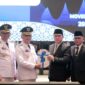 Usai di Lantik Walikota Metro Bambang Iman Santoso dan Wakilnya langsung lakukan sertijab dengan Walikota sebelumbya (dok Humas pemkot Metro).