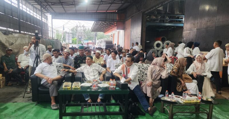 Poto: Pimpinan Perusahaan Dan sejumlah Kariawan pada acara Buka Bersama PT KIM Lampung ( poto Muslim  pranata).