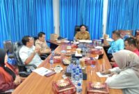 Plt Ketua KONI Lampung Budi Darmawan saat rapat bersama pengurus KONI Lampung ( dok Humaa KONI Lampung).