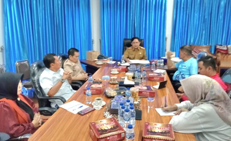 Plt Ketua KONI Lampung Budi Darmawan saat memimpin Rapat dengan Sejumlah pengurus ( dok KONI Lampung).