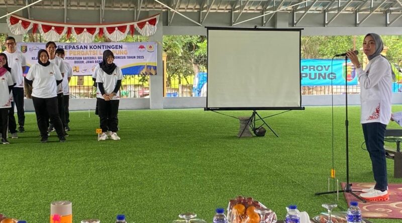 Poto: Pelepasan kontingen kejurnas Gateball oleh ibu gubernur ( dok Humas KONI Lampung)