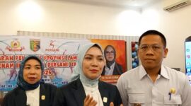 Poto: Ketua Persatuan Senam Indonesia (Persani) Provinsi Lampung masa bakti 2025–2029 Purnama Wulan Sari di diampuni kadispora Provinsi Lampung Desca Tama Paksi Moeda ( Dok  Humas KONI Lampung) .