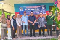 Anggota DPRD Lampung Selatan dari Fraksi NasDem, Suhadirin bersama aparatur Desa Sukaraja, Kecamatan Rajabasa, ( Poto Anesmi)