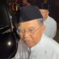 Mantan Wakil Presiden Jusuf Kalla saat melayat di kediaman Najwa Sihab.( poto Ist).