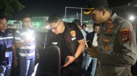 Aparat mengamankan pelaku premanisme di Pelabuhan Bakauheni Lampung Selatan ( dok Humas Polres Lamsel).