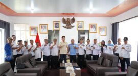 Poto:  bersama Bupati Lamsel saat audiensi pengurus Dewan Pimpinan Cabang Asosiasi Pemerintah Desa Seluruh Indonesia (DPC Apdesi) Lampung Selatan,(ist).