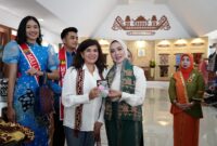 Ketua Dekranasda Provinsi Lampung, Purnama Wulan Sari Mirza, saat menerima kunjungan istimewa dari Women's International Club (WIC), ( poto: Diskominfo Prov Lampung).
