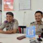 Kepala Kantah ATR/BPN Lampung Selatan Seto Apriyadi bersama pegawainya tengah menjelaskan program PTSL tahun 2025 ini. Foto. Juwantoro