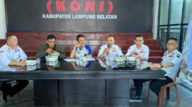 Poto: Plt Ketua KONI Lamsel Zakaria bersama jajaran pengurus saat menggelar rapat persiapan Musorkablub yang akan dilaksanakan pada 12 Juni 2025 ( Ist).