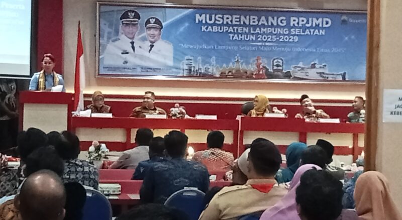 Bupati Lamsel Radityo Egi Pratama tengah memberikan sambutan dalam kegiatan musrenbang RPJMD tahun 2025 -2029. Foto.Juwantoro