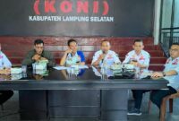 Pengurus KONI Lamsel saat Menggelar rapat persiapan Muskablub yang akan diselenggarakan 12 Juni mendatang.