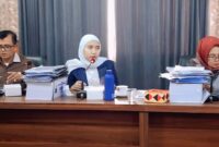 Anggota Fraksi Demokrat DPRD, Fitri Purwanti, S.T., M.T. saat rapat di gedung DPRD Lamsel ( poto Istimewa)
